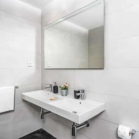 Apartamento Capitan-3 By Interhome Fuengirola